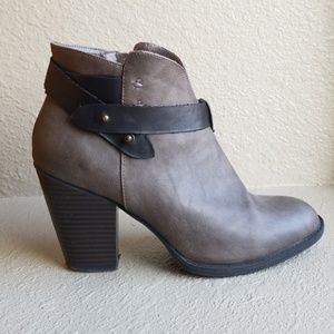 Heeled ankle boot